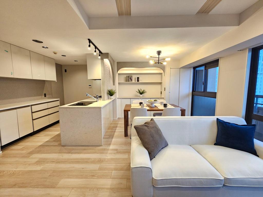 Classic 3-Bedroom Condo Near Station in Higashikozucho 1