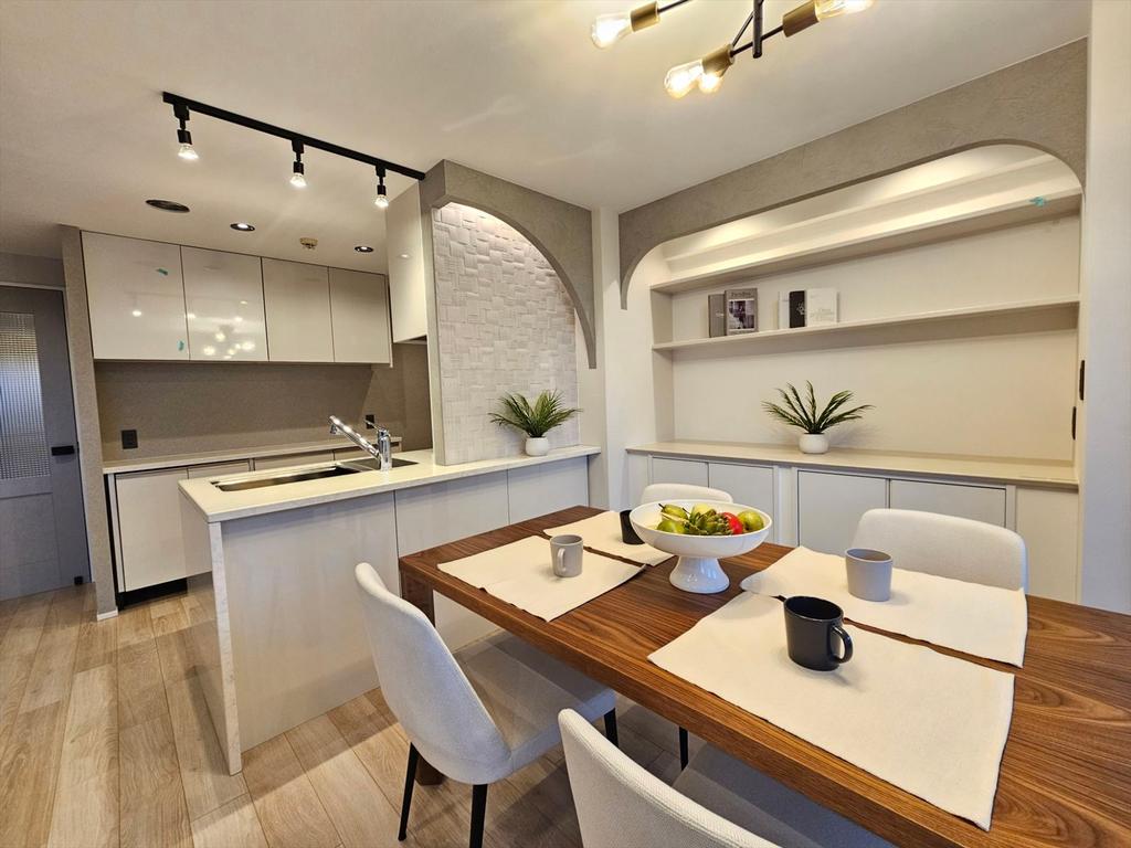 Classic 3-Bedroom Condo Near Station in Higashikozucho 2