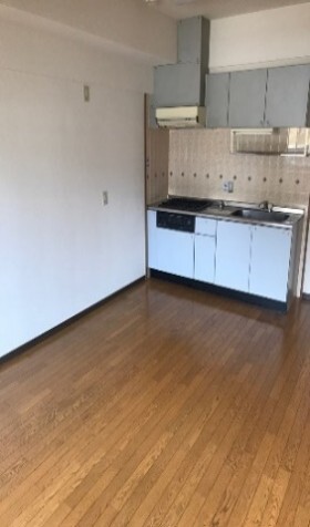 2-Bedroom Condo Near Station in Tsurumibashi 4