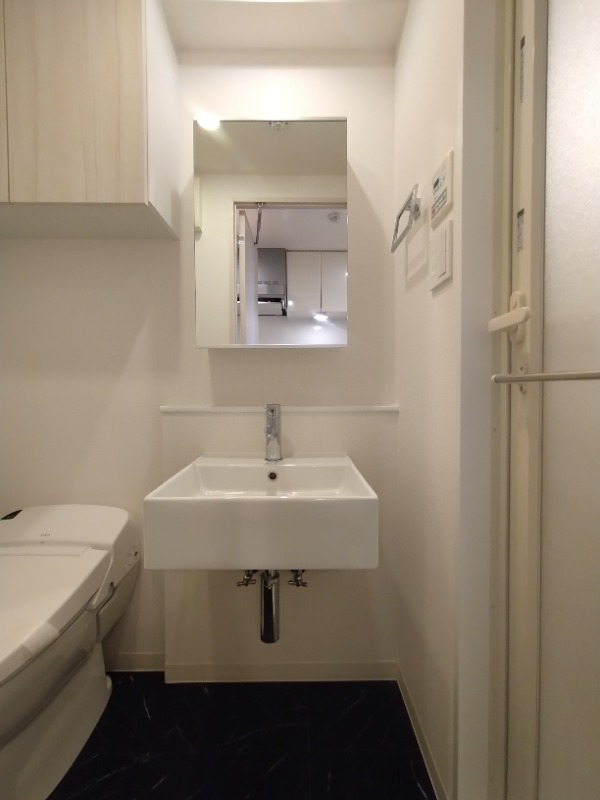 Modern Studio Condo Near Station in Kugayama 5