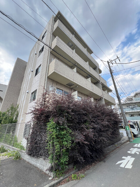 Modern Studio Condo Near Station in Kugayama 0