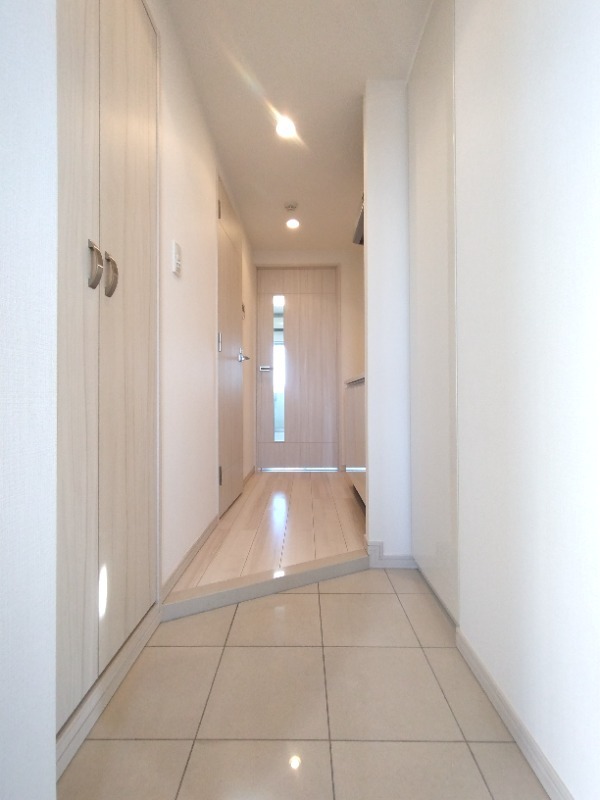 Modern Studio Condo Near Station in Kugayama 3