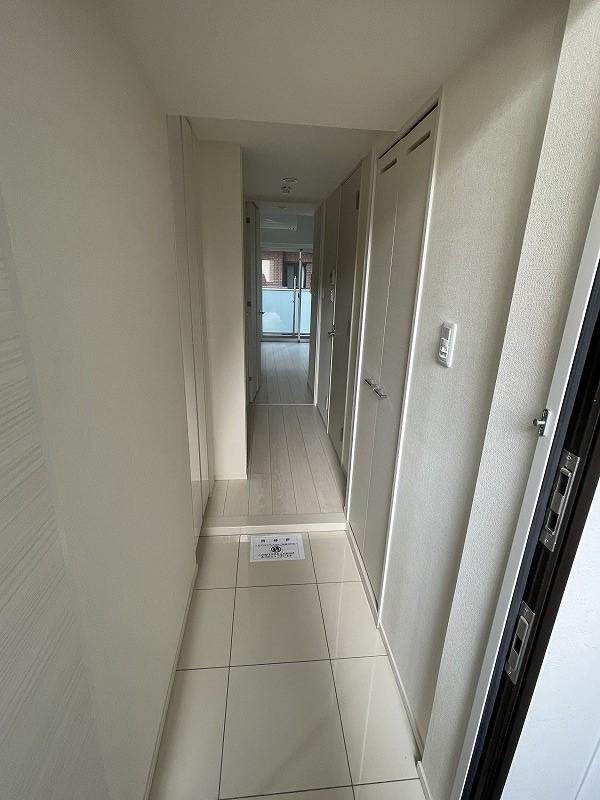 Modern Studio Condo in Aokicho 1