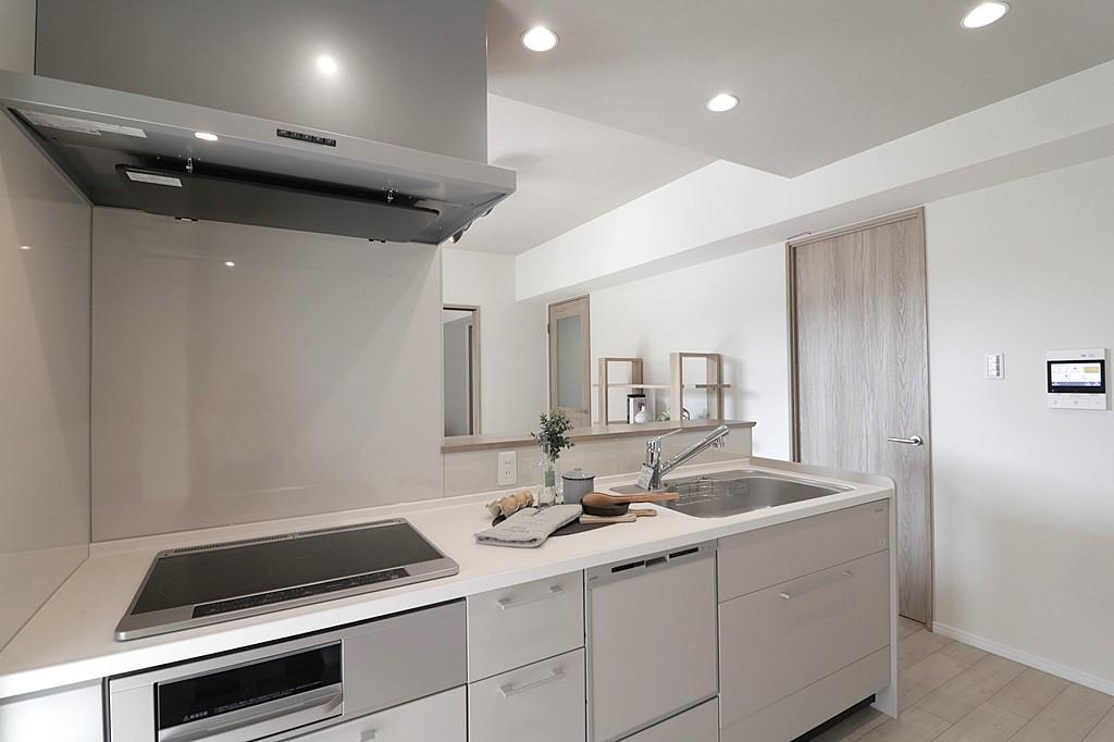 3-Bedroom Condo in Tsurumi 2