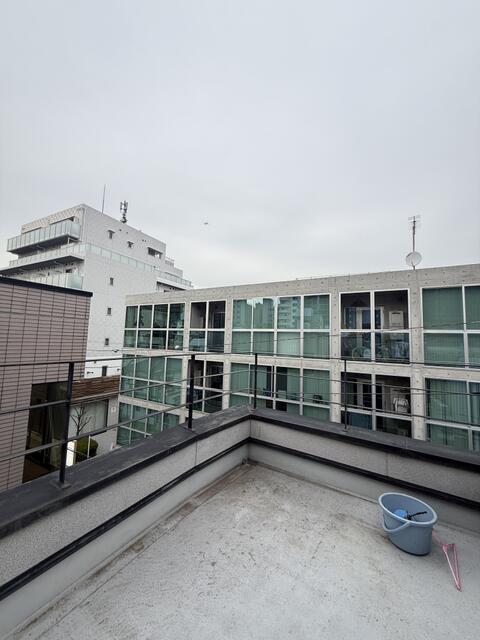 3-Bedroom Property Near Station in Aobadai 3