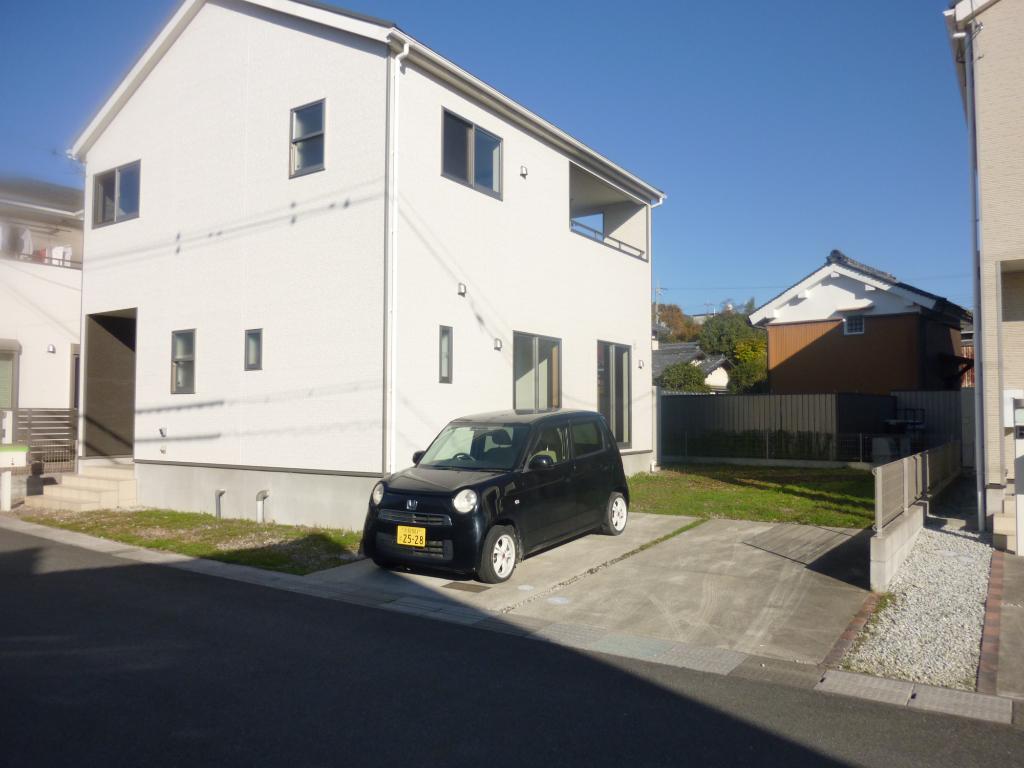 Modern 4-Bedroom House in Furuichicho 0