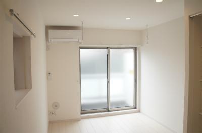 Modern Studio Condo in Minamiyawata 2