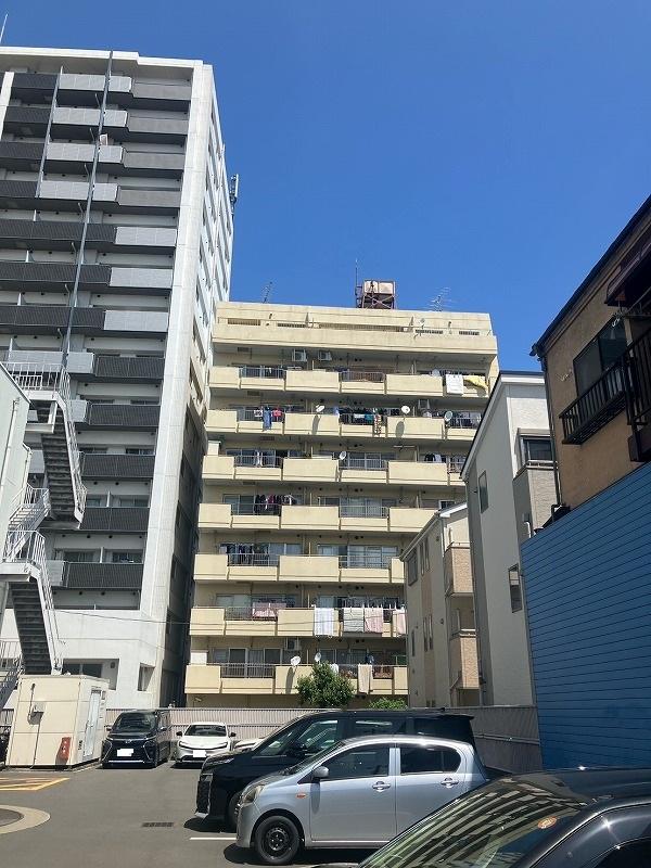 Vintage 3-Bedroom Condo Near Station in Oyamakanaicho 0