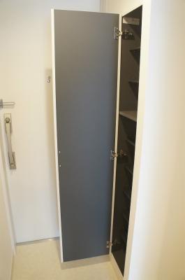 Modern Studio Condo in Minamiyawata 9