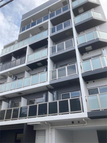 Modern 1-Bedroom Condo Near Station in Higashimukojima 0