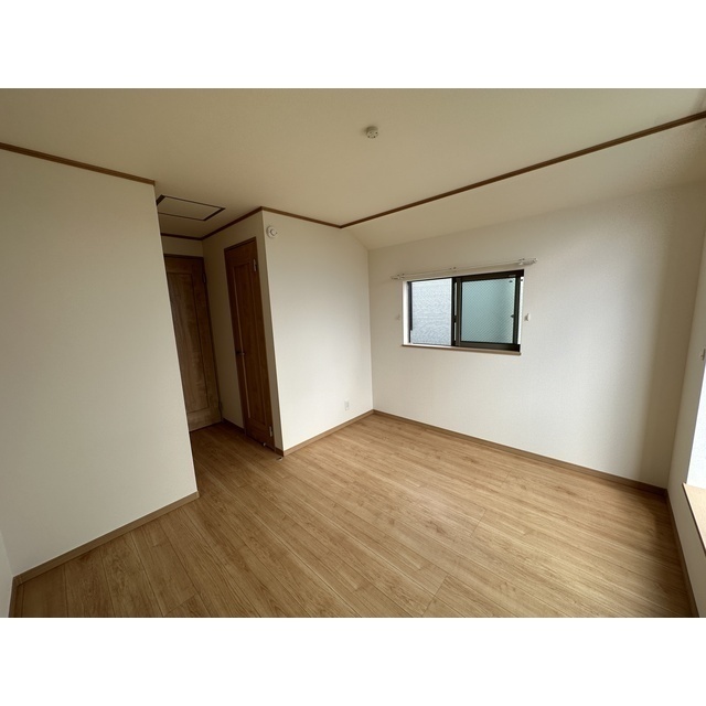 Modern 2-Bedroom House Near Station in Chihaya 6