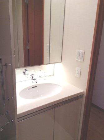 1-Bedroom Condo Near Station 7