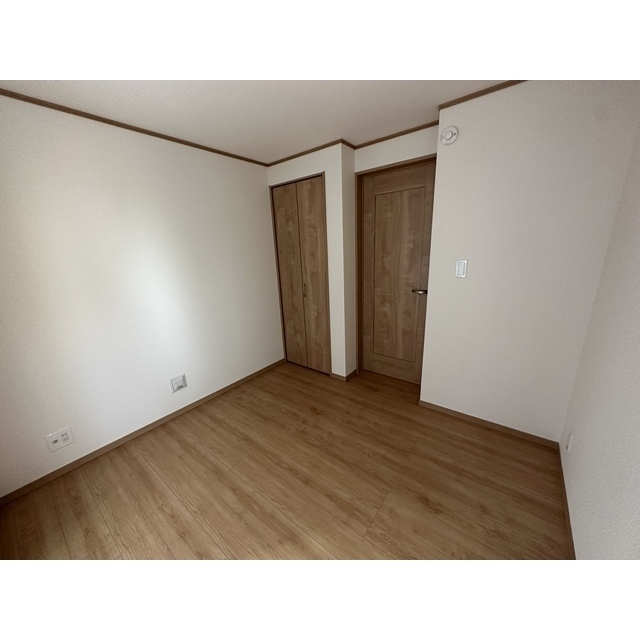 Modern 2-Bedroom House Near Station in Chihaya 5