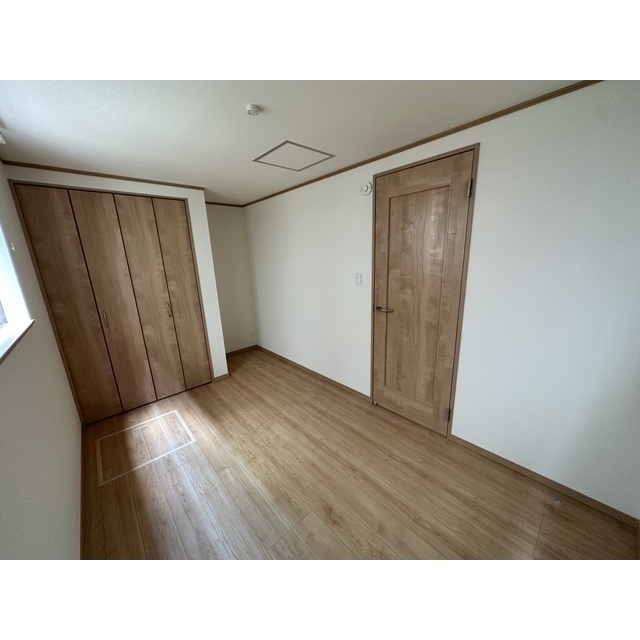 Modern 2-Bedroom House Near Station in Chihaya 4