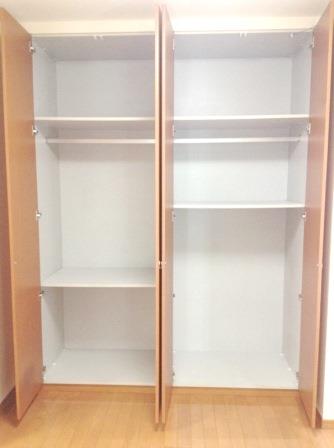 1-Bedroom Condo Near Station 8