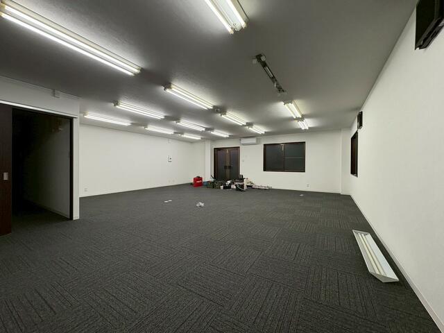 Spacious Property in Ikegamishincho 3