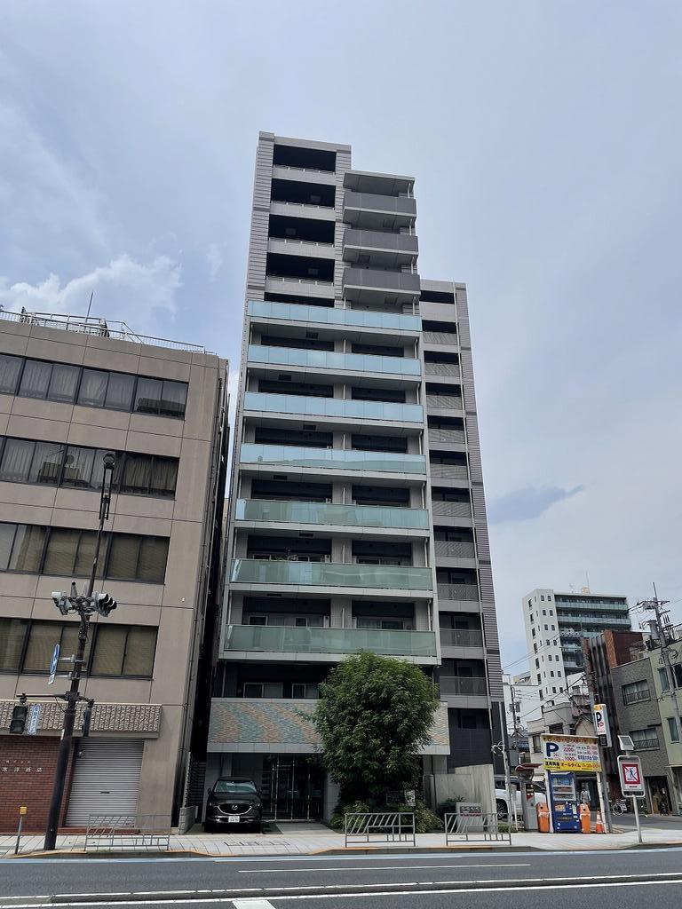 Modern Studio Condo in Torigoe 0