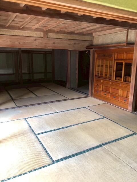 Classic 8-Bedroom House in Atamagawa 6