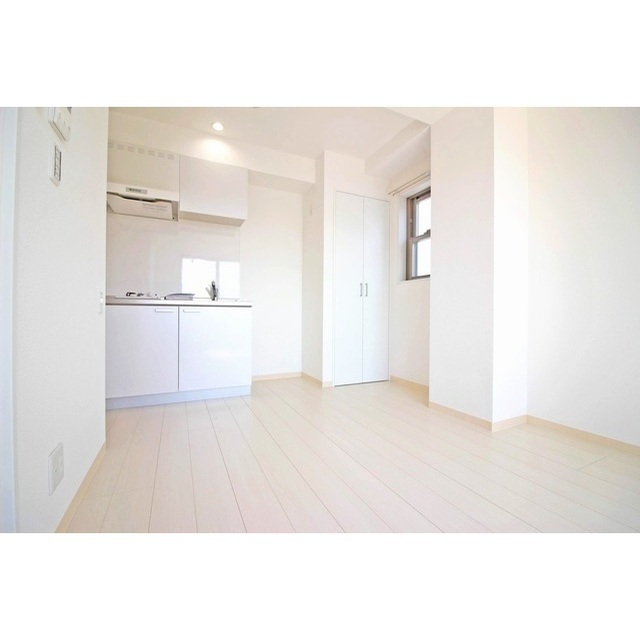 Modern Studio Condo Near Station in Chozoshinden 6