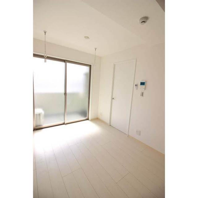 Modern Studio Condo Near Station in Chozoshinden 4
