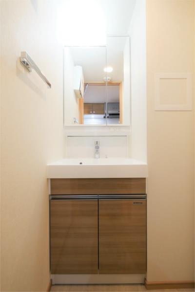 Modern 1-Bedroom Condo Near Station in Miyamaedaira 9