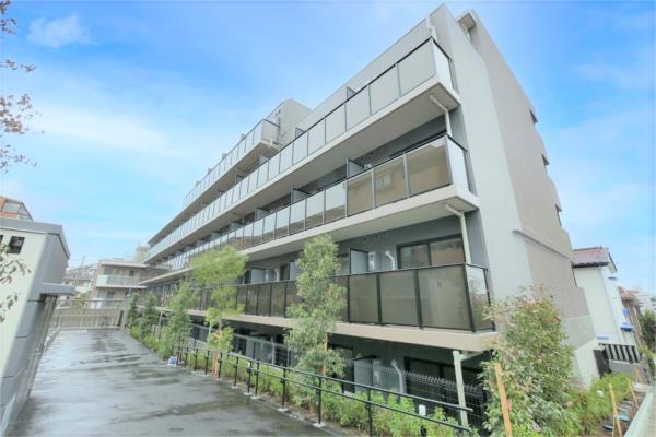 Modern 1-Bedroom Condo Near Station in Miyamaedaira 0