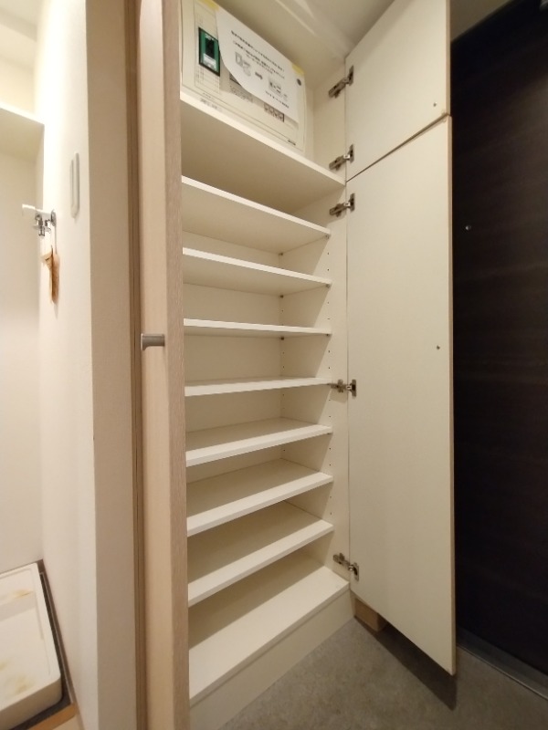 Studio Condo in Ebara 8