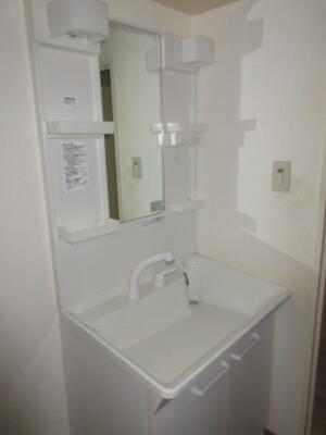 Charming 3-Bedroom Condo Near Station in Kamikodanaka 7
