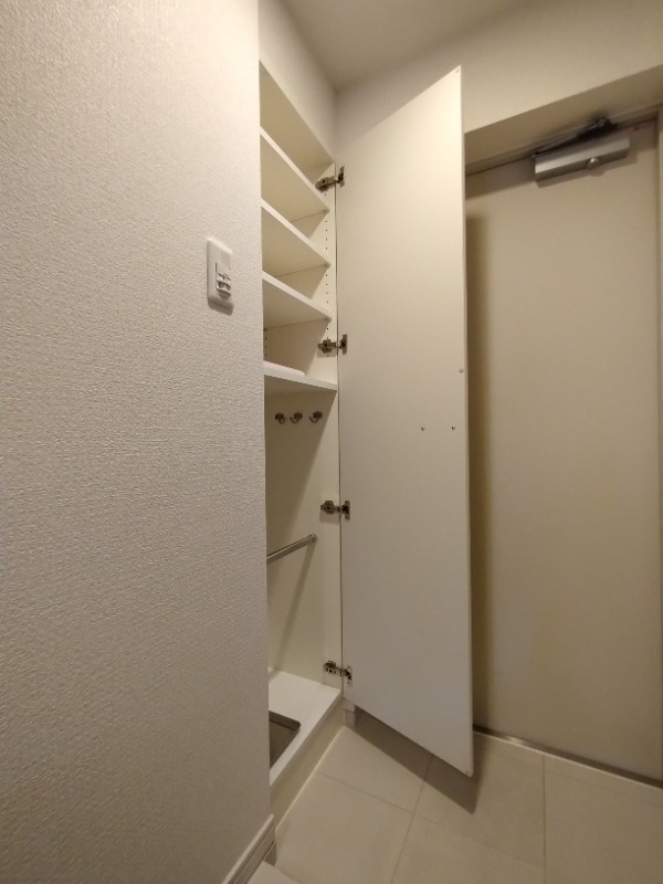 Studio Condo in Ebara 8