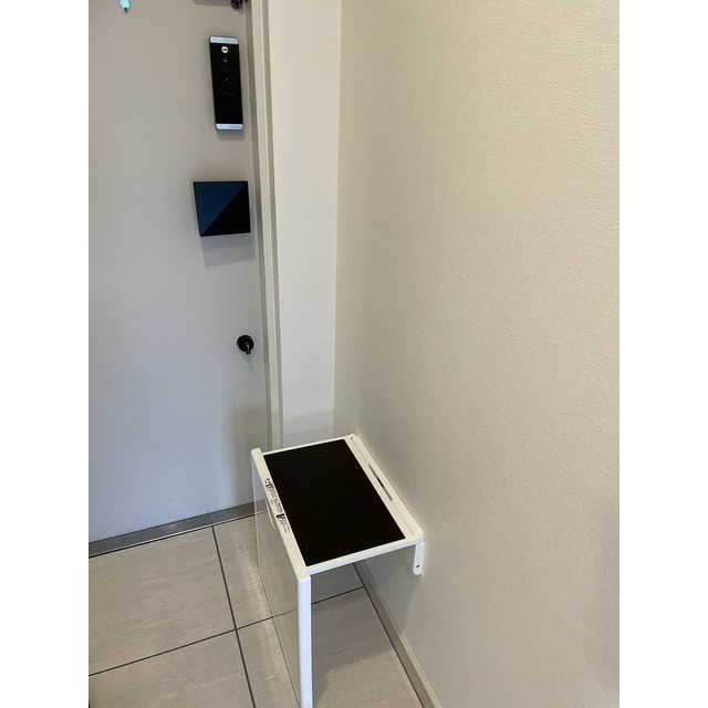 Modern 1-Bedroom Condo Near Station in Kitahorie 7