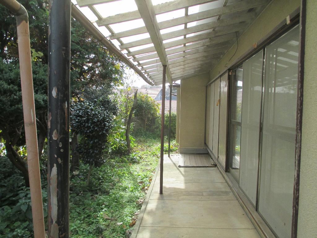 Vintage 4-Bedroom House in Sannomiya 6