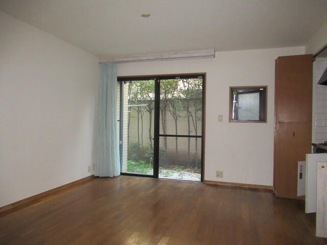 Studio Condo in Shimomeguro 2