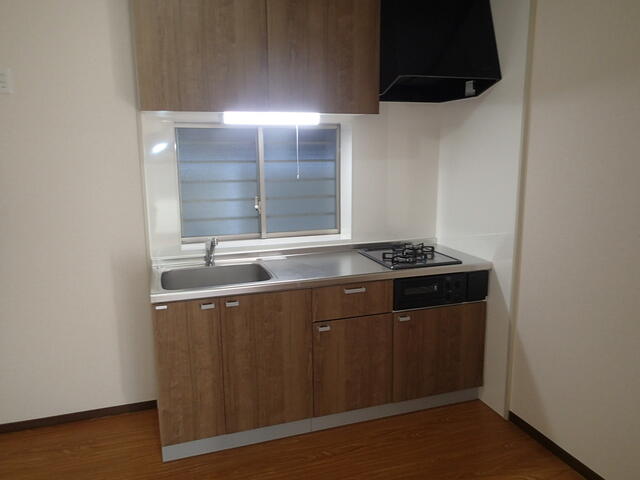Charming 2-Bedroom Condo Near Station in Higashisumida 7