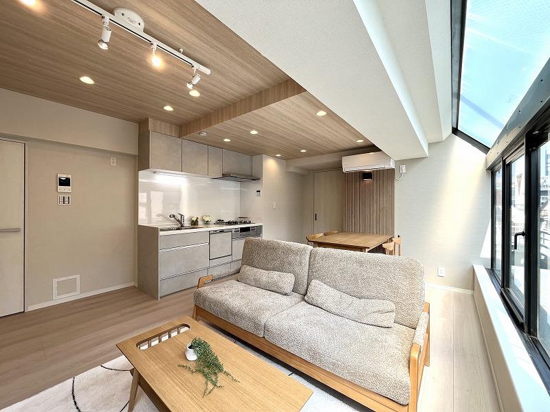 Vintage 2-Bedroom Condo Near Station in Kotobuki 2