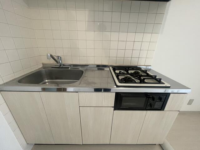 Charming 1-Bedroom Condo Near Station in Nakameguro 8