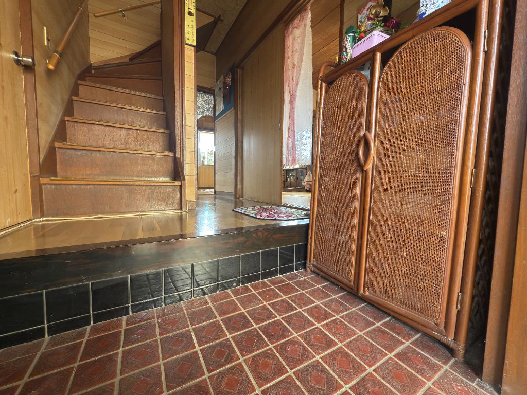 Classic 4-Bedroom House in Koyocho 6