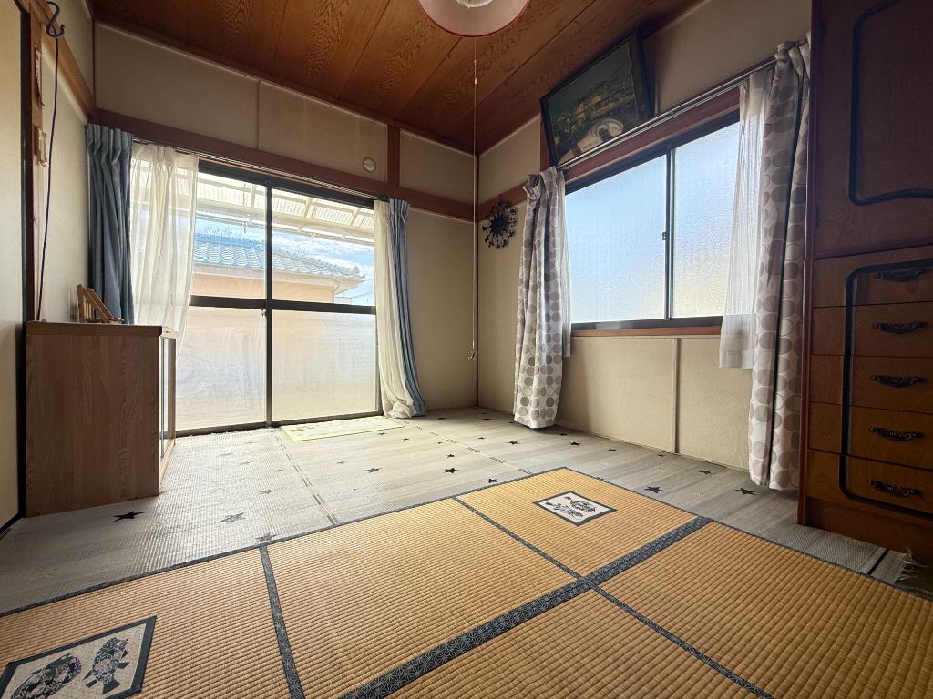 Classic 4-Bedroom House in Koyocho 2