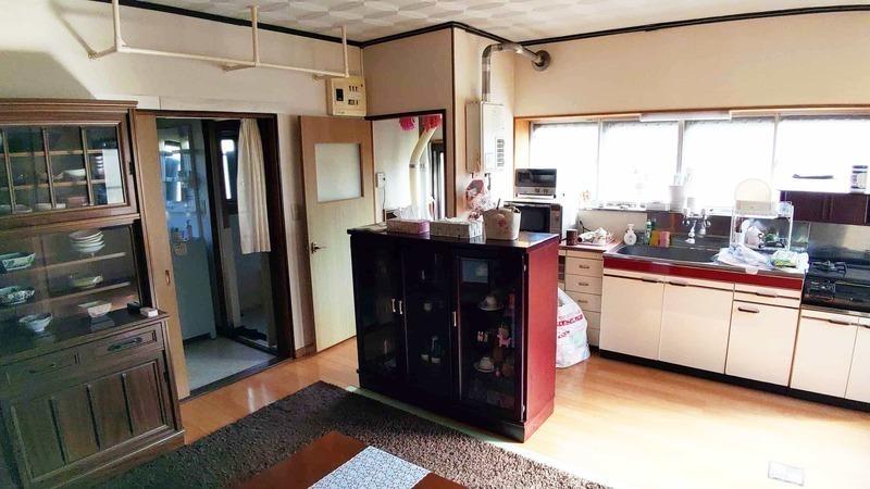 Charming 6-Bedroom House in Torigoya 8