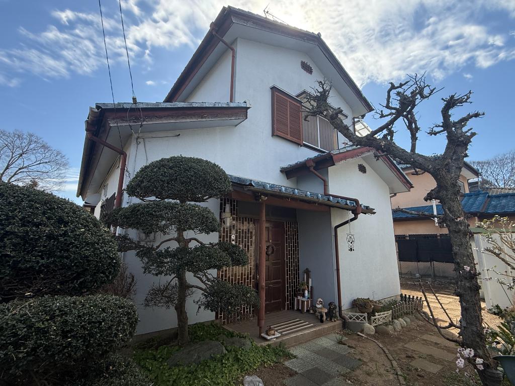 Classic 4-Bedroom House in Koyocho 0