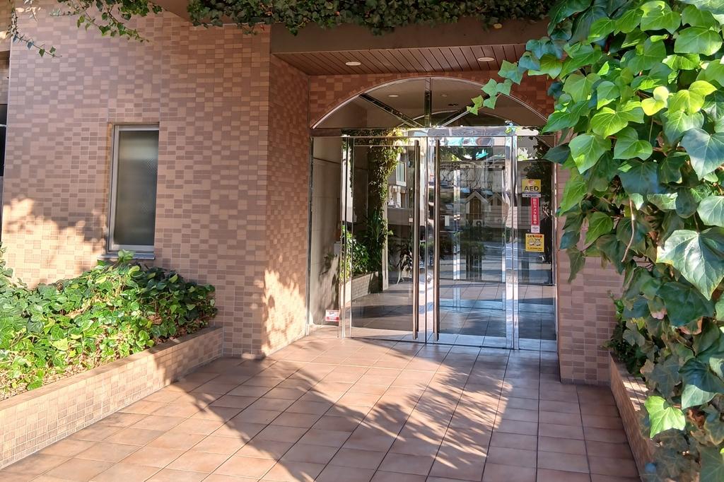 3-Bedroom Condo Near Station in Tsurumi 1