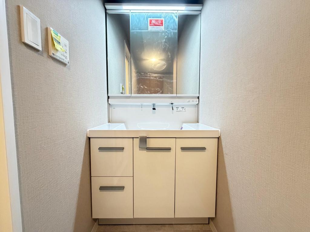 Vintage 3-Bedroom Condo in Higashiyama 6