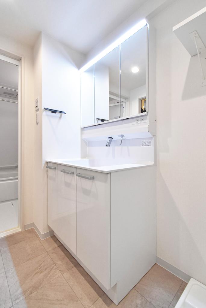 3-Bedroom Condo Near Station in Uchindaicho 8