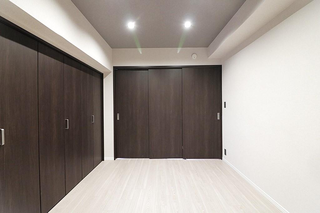 Charming 3-Bedroom Condo Near Station in Nagaikecho 6