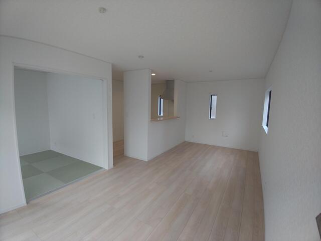 Brand New 4-Bedroom House in Shinko 4