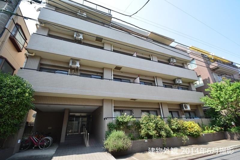 Charming 2-Bedroom Condo Near Station in Honcho 3