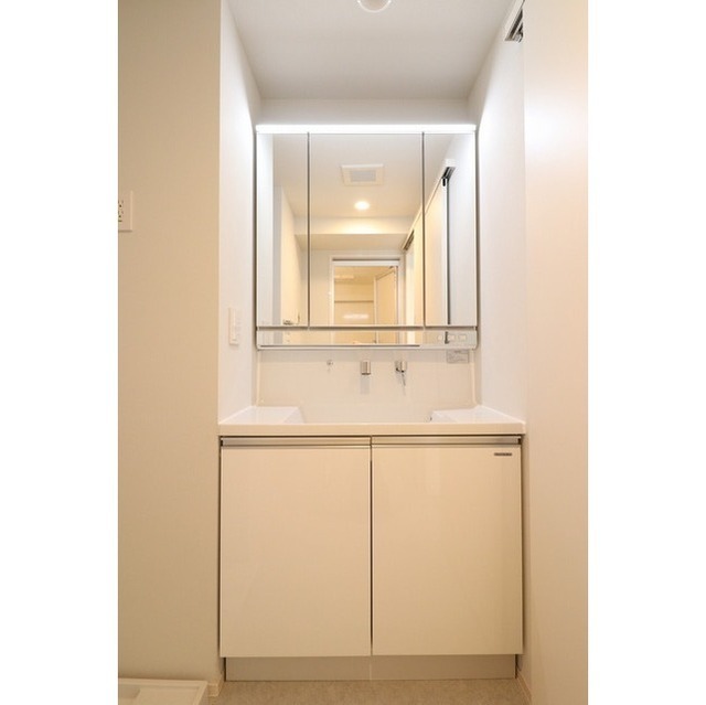 Brand New 2-Bedroom Condo Near Station in Honcho 6