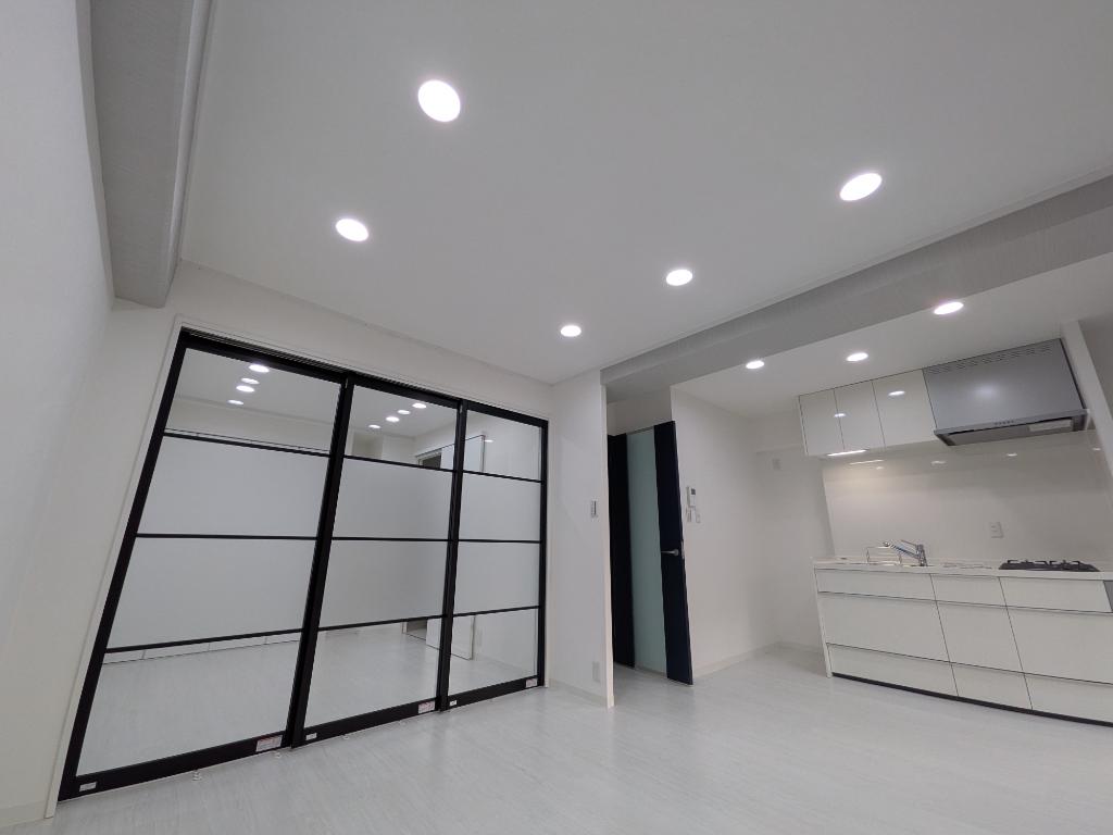 Vintage 1-Bedroom Condo in Higashinakahama 3