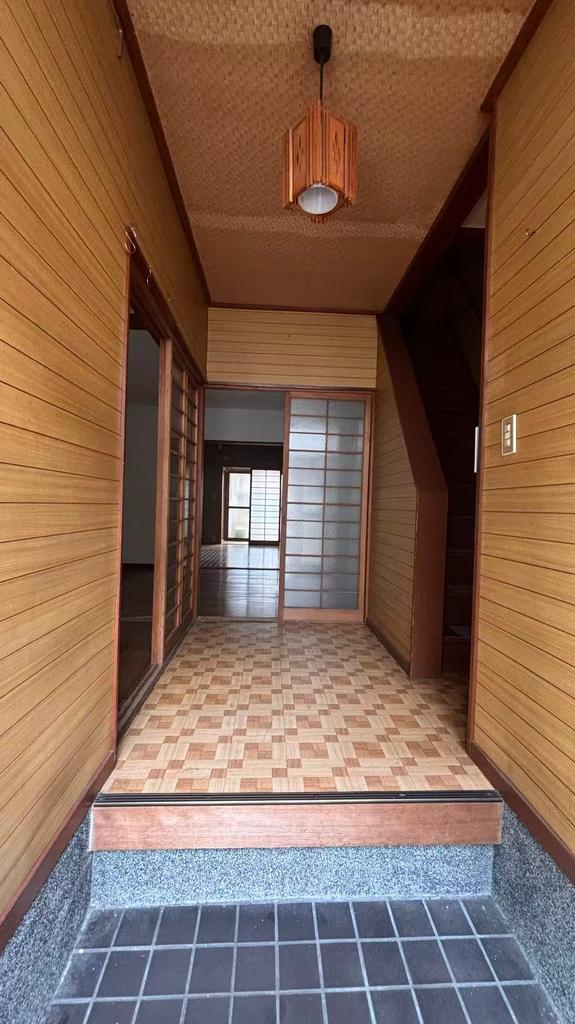 Charming 5-Bedroom House Near Station in Nishikujo ikenochicho 7