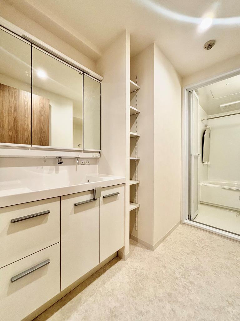 Charming 3-Bedroom Condo Near Station in Shimokosaka 6