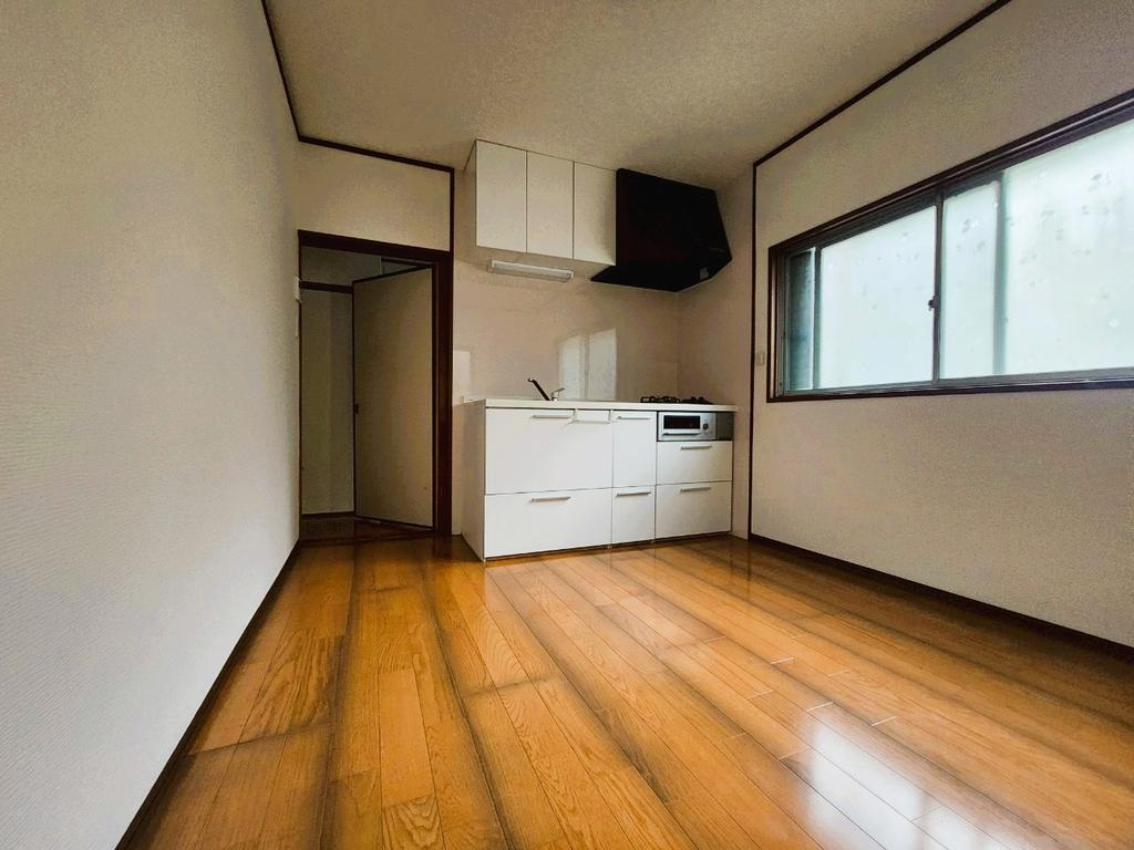 Classic 3-Bedroom House in Nishimatsugaoka 7